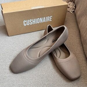 Cushionaire “Selfie” Knit Flats with Memory Foam - Size 9 New in Box
